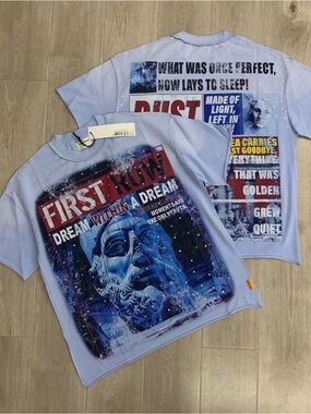 Light Blue Graphic Short Sleeve Tee - 'First Row' Dream Print